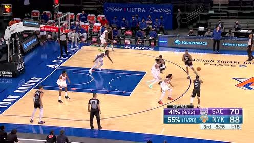 【NBA集锦】输出机器在线发威 巴恩斯大刀阔斧一挑四抬手上篮打成还造加罚
