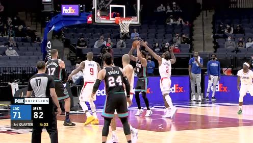 【NBA集錦】雙塔連線！瓦蘭丘納斯妙傳克拉克霸王舉鼎雙手重扣
