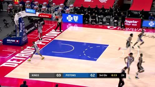 【NBA集錦】沒有對比就沒有傷害！?？怂诡l頻妙傳巴格利連送暴扣
