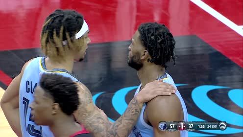【NBA集錦】這是世仇 沃爾造犯規(guī)后與溫斯洛互噴垃圾話各領一個T
