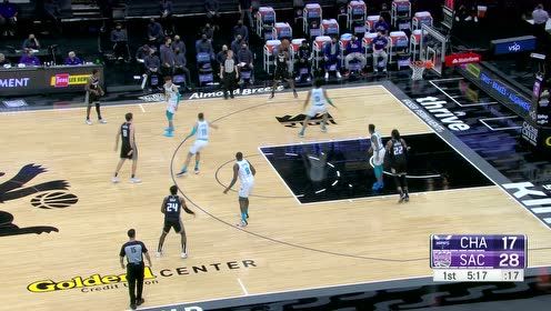 【NBA集錦】組織方面才華橫溢 球弟滯空找到畢永博后者空位爆扣