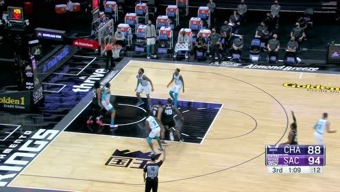【NBA集錦】頗有乃父風(fēng)范 小馬丁直接將球按在籃板上