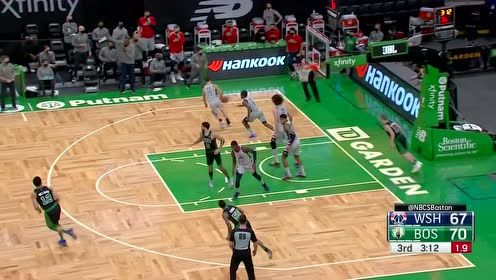 【NBA集錦】年輕人你在想什么 比爾籃下坐等普理查德突破送出大帽