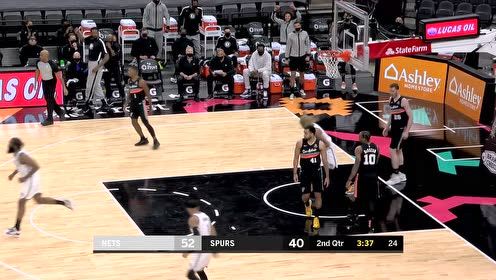 【NBA集錦】歐文＆哈登連續(xù)喂餅 克拉克斯頓獻(xiàn)上雙手空接隔扣！