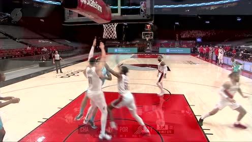 【NBA集錦】布里奇斯橫沖直撞送妙傳 比永博輕松吃餅雙手暴扣