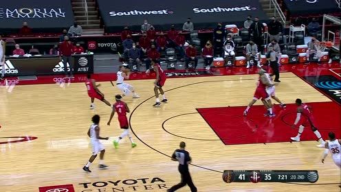 【NBA集锦】麦基大帽扇飞巴顿三分 随后后仰跳投打板命中