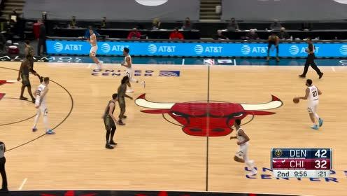 【NBA集錦】薩托蘭斯基風(fēng)馳電掣掄臂妙傳 威廉姆斯順勢(shì)擎天劈扣不留余地