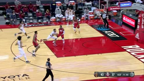 【NBA集锦】火箭反击过程中不断转移球 奥拉迪波三分开炮正中靶心