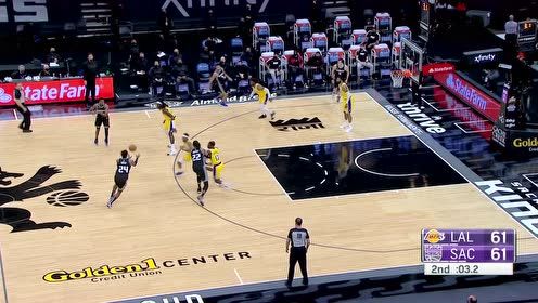 【NBA集錦】空中姿態(tài)如同雜技 霍姆斯半場0秒壓哨偷得兩分