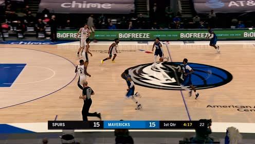 【NBA集锦】詹姆斯约翰逊抱球冲框 强硬打成2+1
