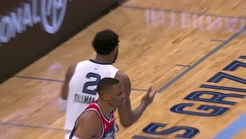 【NBA集錦】一身鋼筋鐵骨 威少橫沖直撞強殺籃下得手