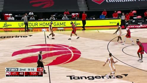 【NBA集錦】旱地拔蔥垂直起飛 布切爾內(nèi)線發(fā)難雙臂補(bǔ)扣