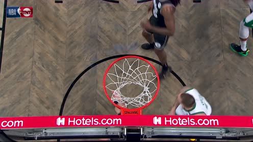 【NBA集錦】塔圖姆眼疾手快人縫妙傳 泰斯籃下守株待兔干拔暴扣取首分