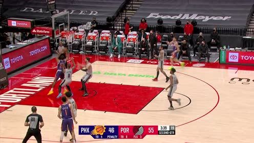 【NBA集錦】傳真引線盤活進(jìn)攻 布克驚艷助攻連線布里奇斯