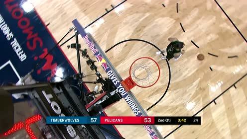 【NBA集锦】鲍尔投三分太有水平 篮球卡在篮架之上用棍子好几次才捅下来