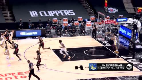 【NBA集锦】身体优势太过明显 怀斯曼一打一淡定得手