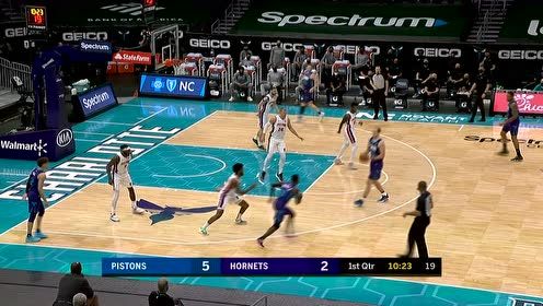 【NBA集锦】华盛顿直杀篮下双手暴扣 萨迪克贝三分穿针还以颜色