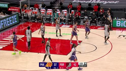 【NBA集錦】擊地妙傳撕裂防線 保羅瞞天過海連線納德上籃命中