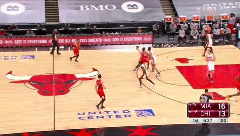 【NBA集錦】奧利尼克頭頂高拋助飛巴特勒空接吃餅 拉文外線信步三分飆中