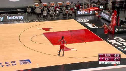 【NBA集錦】神仙打架！巴特勒平地起飛斬斧暴扣拉文急停跳投無情反擊