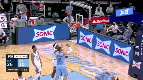 【NBA集锦】这身体素质有点劲爆 克拉克空中折叠打成2+1