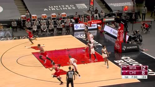 【NBA集錦】防守形同虛設(shè) 薩托蘭斯基人縫閃轉(zhuǎn)騰挪突破上籃得手