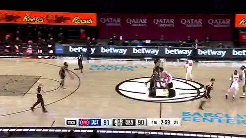 【NBA集锦】太关键了 普拉姆利篮下补扣完成反超