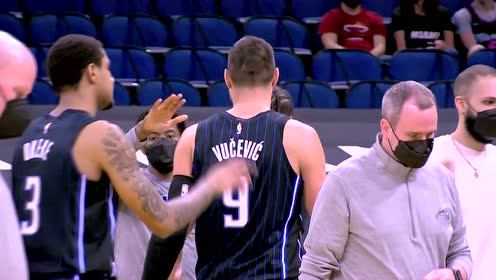【NBA集錦】這就是球隊領(lǐng)袖 武切維奇三分打停熱火