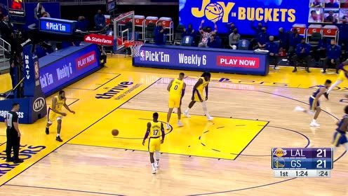 【NBA集錦】輪番表演！塔克平地起飛雙臂暴扣懷斯曼不甘示弱補(bǔ)扣還擊