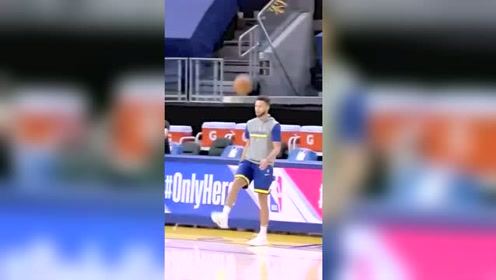 【NBA集錦】足球小將史蒂芬-庫(kù)里 大戰(zhàn)湖人賽前小學(xué)生秀腳法