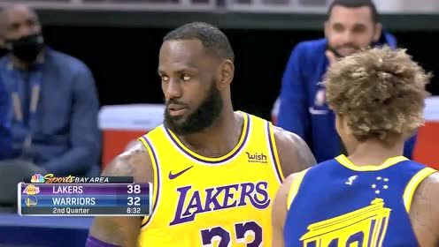 【NBA集錦】又調(diào)皮了！詹姆斯賭氣撞曼尼恩后表情像個(gè)熊孩子