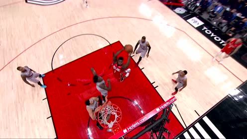 【NBA集锦】算了算了惹不起 锡安气吞万里如胖虎飞天暴扣