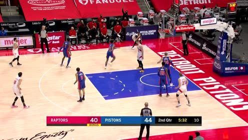 【NBA集錦】還想交易他嗎？鮑威爾半場10投8中砍下21分儼然猛龍真大腿