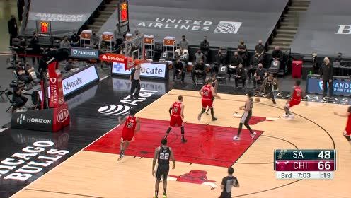 【NBA集锦】展现身体素质的时刻 沃克超级拉杆之后再来回头望月