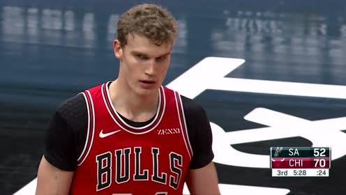 【NBA集锦】威廉姆斯直塞篮下 赛迪斯-杨笑纳双手挂筐暴扣