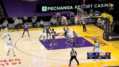 【NBA集锦】詹姆斯弧顶指挥交通 球如烫手山芋谁也不想攻