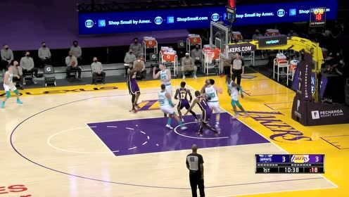【NBA集锦】詹姆斯开场就献霸王灌篮 反击快下一点不像36岁