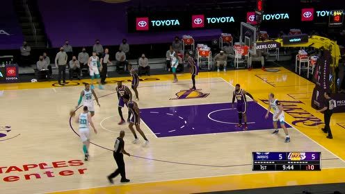 【NBA集锦】海沃德突破吸引所有注意 泽勒趁虚而入上演白人也能飞