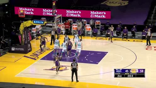 【NBA集锦】抓紧所有机会 詹姆斯坦克突破轻松压哨打进最后一攻
