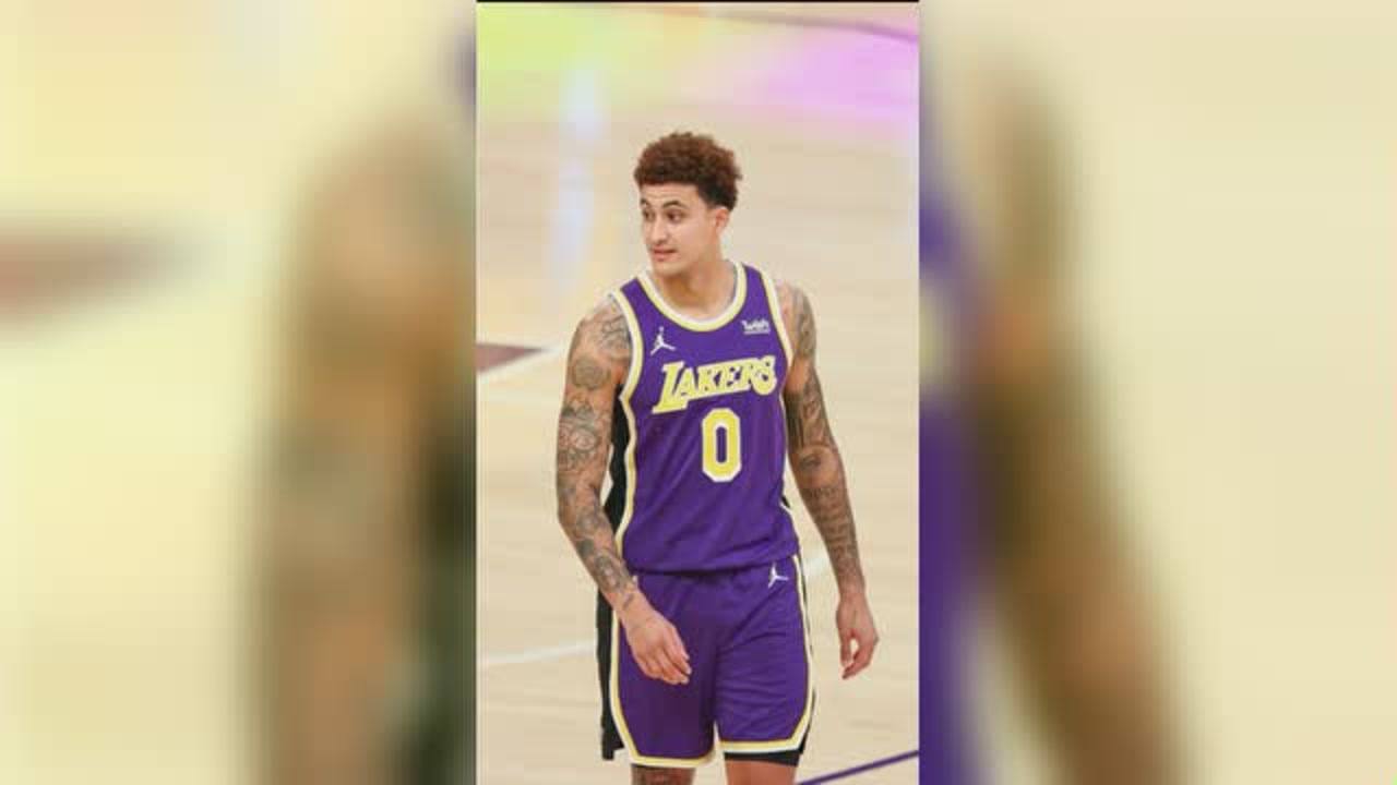 【NBA集锦】太坏了！对手罚球三不沾 导播马上对准库兹马
