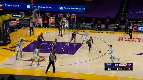 【NBA集锦】勒布朗三分滑筐而出 三球远射告诉你如何远投