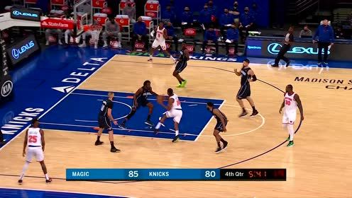 【NBA集锦】男儿本自重横行!伯克斯横冲直撞漂移上篮