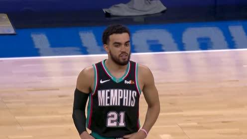 【NBA集锦】维金斯底角架炮轰炸篮筐 克拉克包围圈强起上篮完成反击