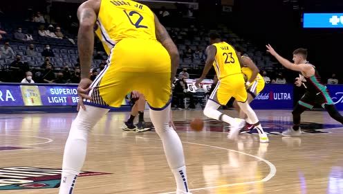 【NBA集锦】扛着大旗往前冲 格林脚踩弹簧加速冲击双臂暴扣挂筐