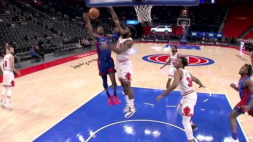 【NBA集錦】帕特里克滯空血帽杰克遜！后者竟惱羞成怒掄球砸人不講武德