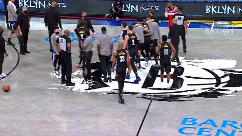 【NBA集锦】沙梅特无对抗落地扭伤脚踝 表情痛苦被队友搀扶离场