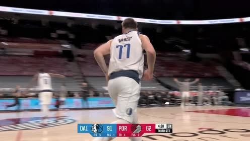 【NBA集锦】当家球星间的对决！利拉德凌空暴扣东契奇再续不讲理三分