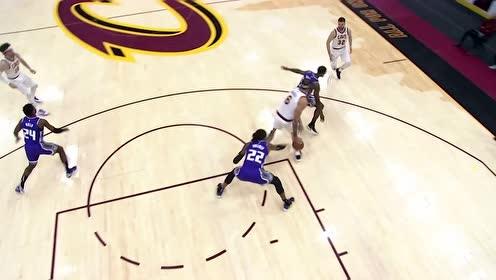 【NBA集锦】福克斯野马分鬃硬闯龙潭虎穴 人缝漂移轻取2分
