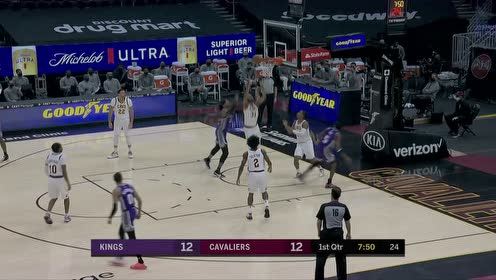 【NBA集锦】四人争球如同相扑大赛 南斯精准发牌塞克斯顿再下2分