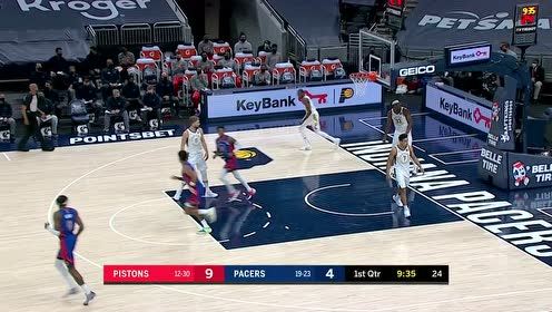 【NBA集锦】怀特凌空抢断发牌员 长驱直入挥臂上篮